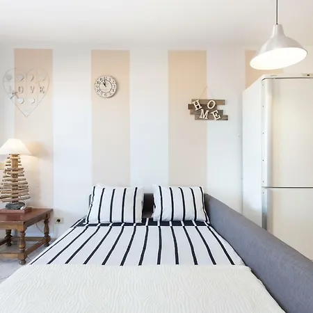 2 Bedrooms Flat In Sol Lägenhet